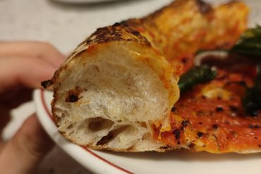 Pizza Luisina cornicione (Pizzeria Giolina, Milano)