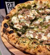 Salsiccia e Friarielli (pizzeria Decimo Scalo, Caserta)