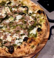 Salsiccia e Friarielli (pizzeria Decimo Scalo, Caserta)