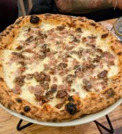 Salsiccia (pizzeria Madia, Salerno)