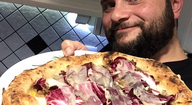 Rosario Salatiello e la sua pizza fatta in casa