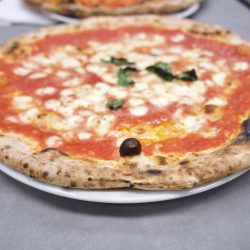Dettaglio della Margherita (Pizzeria Napoli Centro)