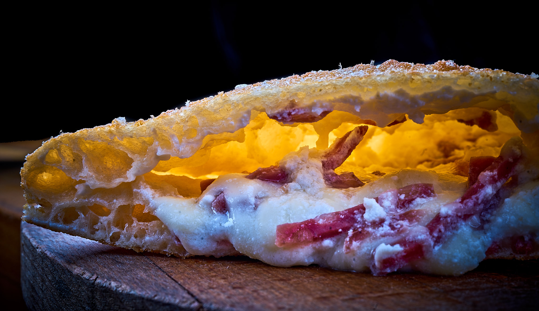 Fried Pizza with Neapolitan Salami, provola cheese and ricotta cheese