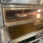 Cottura nel forno elettrico a 250/300 gradi per la pizza Casatiello