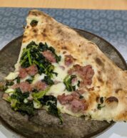 Salsiccia e friarielli (pizzeria Di Stora, Arpaia)