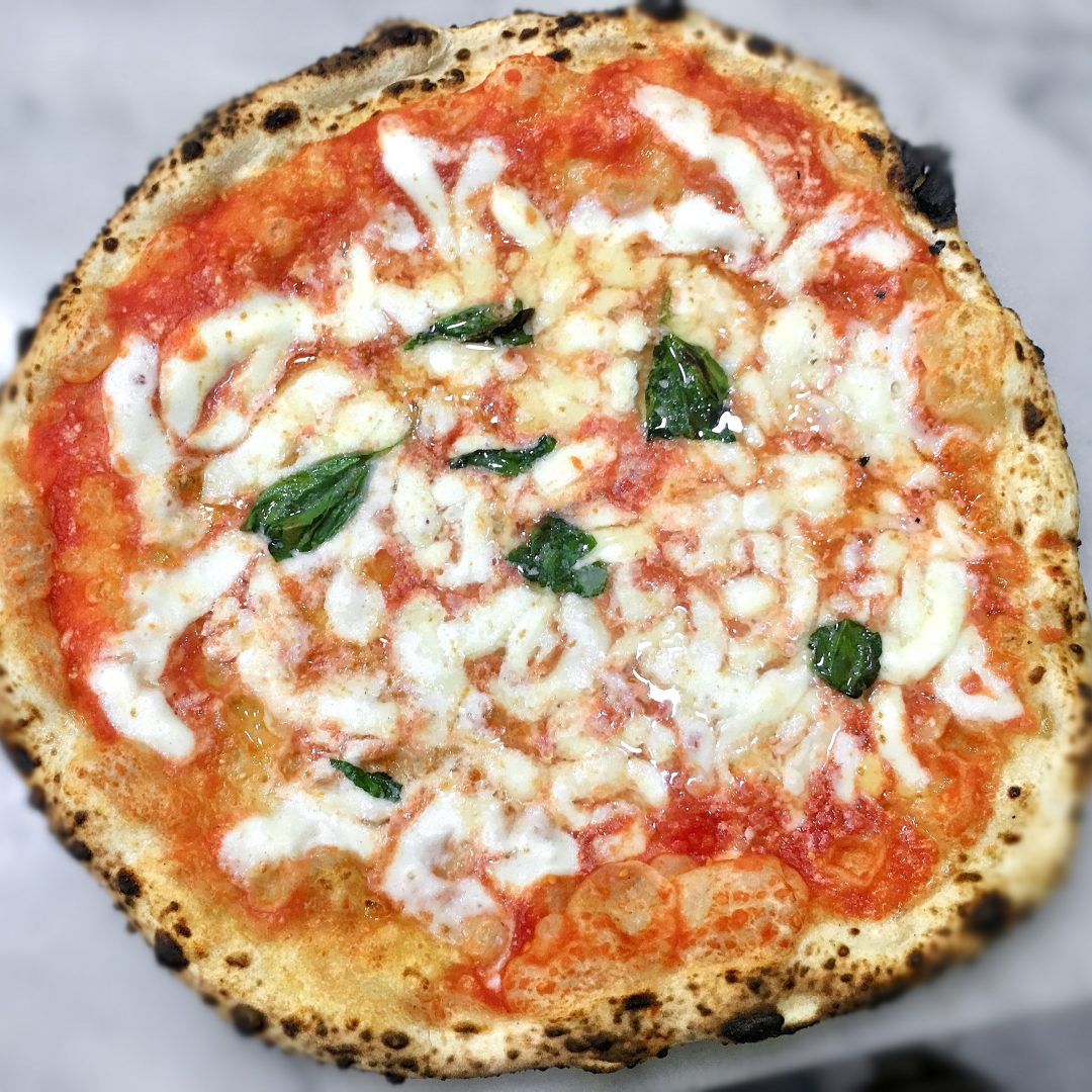 Margherita (L'Antica Pizzeria Da Michele, San Lorenzo, Napoli)