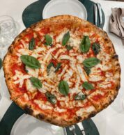 Provola e Pepe a ruota di carro (Materia pizzeria, Cellole, Caserta)