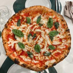 Provola e Pepe a ruota di carro (Materia pizzeria, Cellole, Caserta)