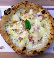 Pizza (Pizzeria Casa Giglio Pizze d'Autore, Acerra, Napoli)