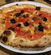 Rossa con olive (pizzeria osteria Babbo, Odawara)