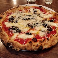 Pizza (Pizzeria Farina, Kensington and Chelsea, Londra)