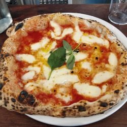 Pizza Margherita (Pizzeria Theo's, Southwark, Londra)
