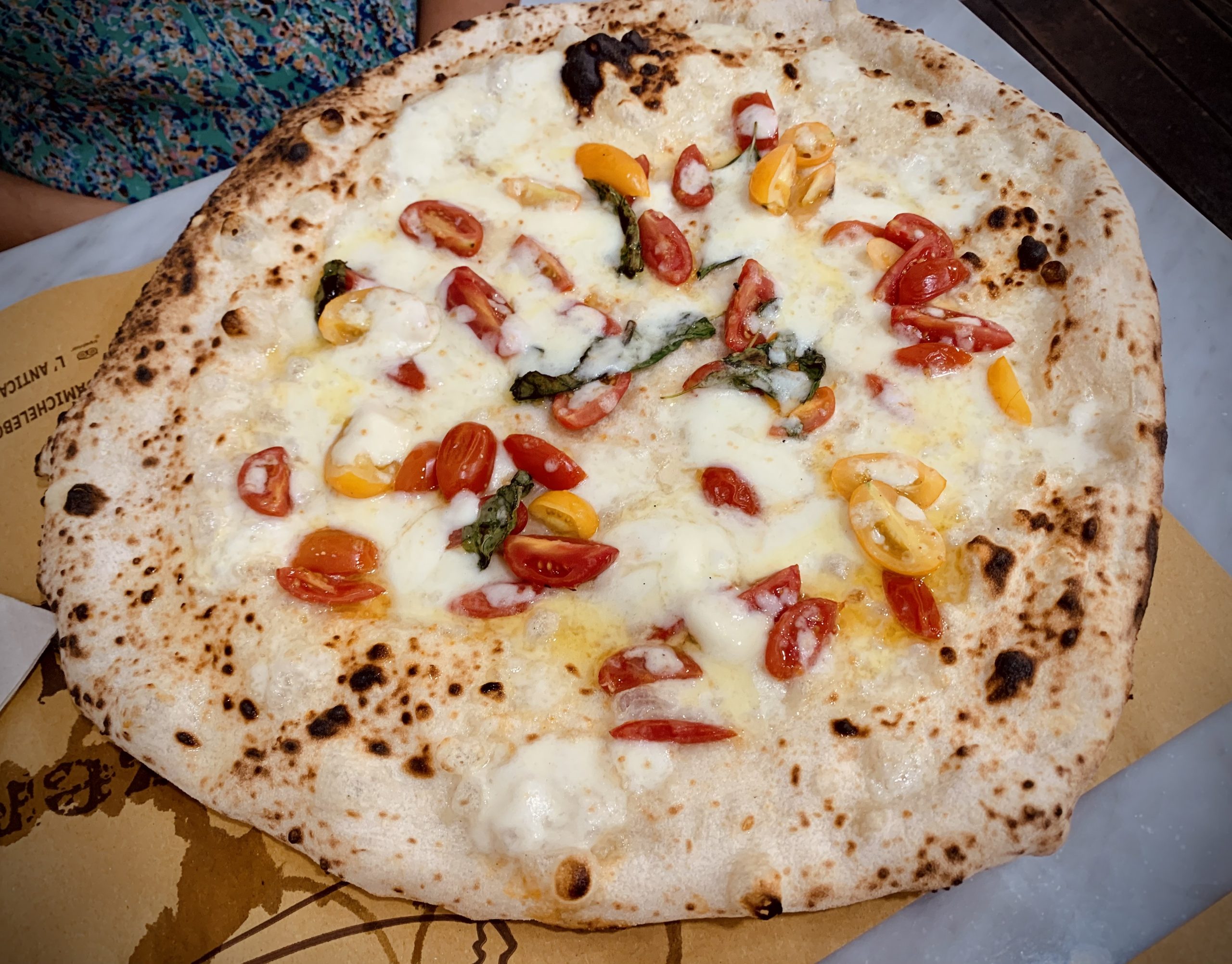 Pizza bianca con pomodorini (Da Michele, Bologna)