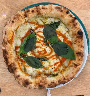 Provola e pepe (pizzeria La Bolla, Caserta)