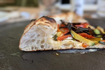 Pizza Orto a colori dettaglio (Pizzeria La Bolla Caserta)
