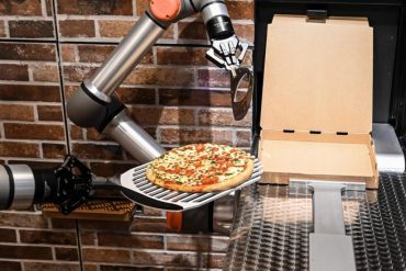 Pizza robot