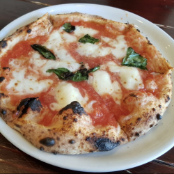 Pizza margherita (Pizzeria L'oro di Napoli, Kagoshima)