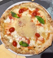 Pizza La Corbara (Pizzeria Vurria, Milano)