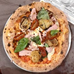 Tonno & Cipolla (Pizzeria Il Gambero d'Oro, Gaggiano, Milano)