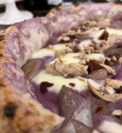 Pizza vellutata patate viola (Pizzeria P, Lissone, Monza)