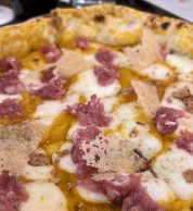 Pizza con crema di zucca (Pizzeria P, Lissone, Monza)