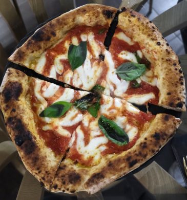 Margherita (Pizzeria Da Nino Pennella, Acerra, Napoli)