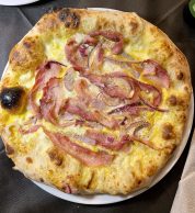 Pizza con Bacon e uova (Degusto, Umbertide, Perugia)