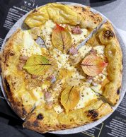 Pizza Foglie d'Autunno (Pizzeria Volù, Catania)