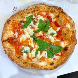 Pizza Scarpariello (Pizzeria Pavia, Napoli)
