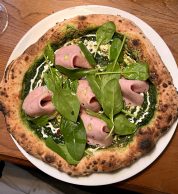 Pizza mortadella pistacchio (Pizzeria Sartoria Panatieri, Barcellona)