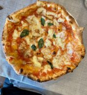 Provola e pepe (pizzeria Angelo Pezzella, Roma)