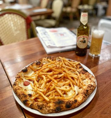 Pizza Würstel e Patatine (Pizzeria Yariyamachi 134, Osaka)