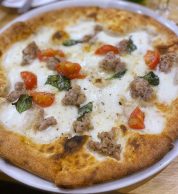 Pizza bianca (Pizzeria Accento, Osaka)
