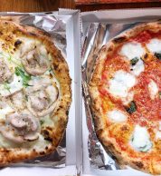 Coppia di pizze (pizzeria e trattoria O.G.O, Osaka)