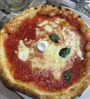 Pizza Margherita (Pizzeria Leopardi, Fuorigrotta, Napoli)