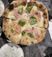 Pizza cotto e gel di limone (Pizzeria Materia, Milano)