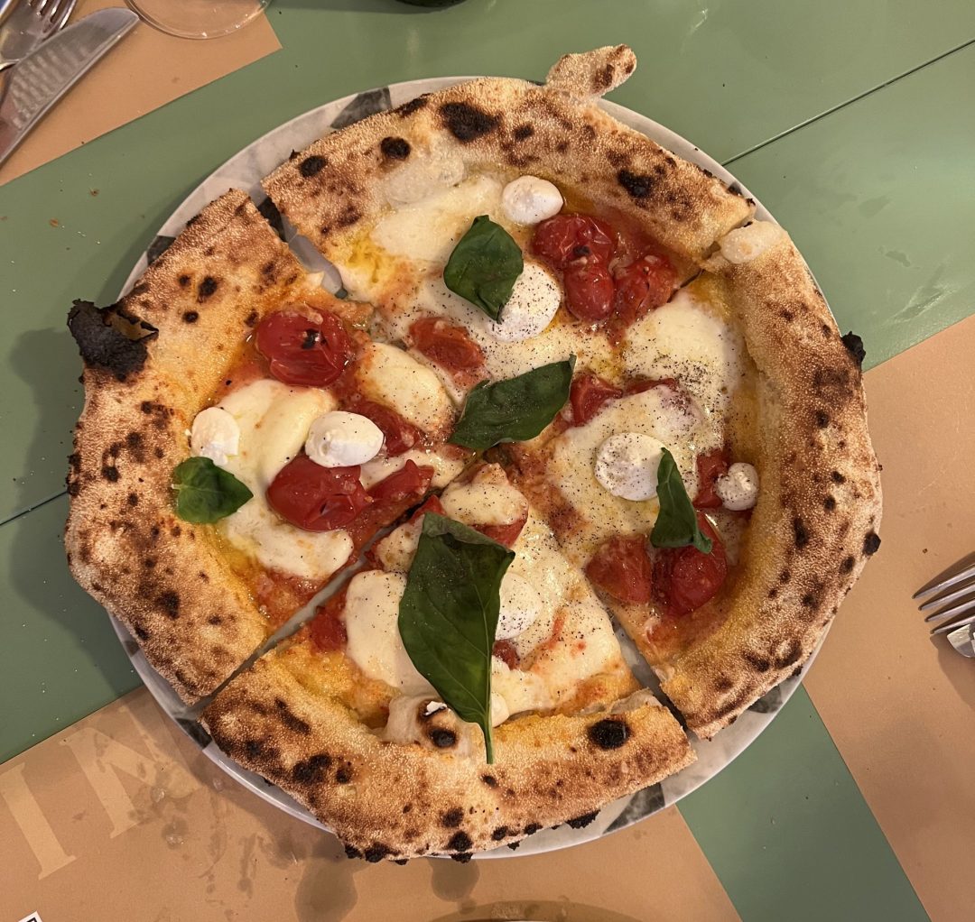 Pizza gourmet (Pizzeria Vinci's - Pizza d'Autore, Milano)