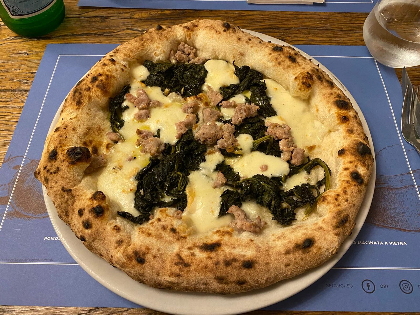 Pizza salsiccia e friarielli (Pizzeria 081, Melegnano)