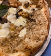 Pizza tartufo 2 (Pizzeria 081, Melegnano)