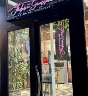 Ingresso (Federico Guardascione - il colmo del pizzaiolo, Napoli)