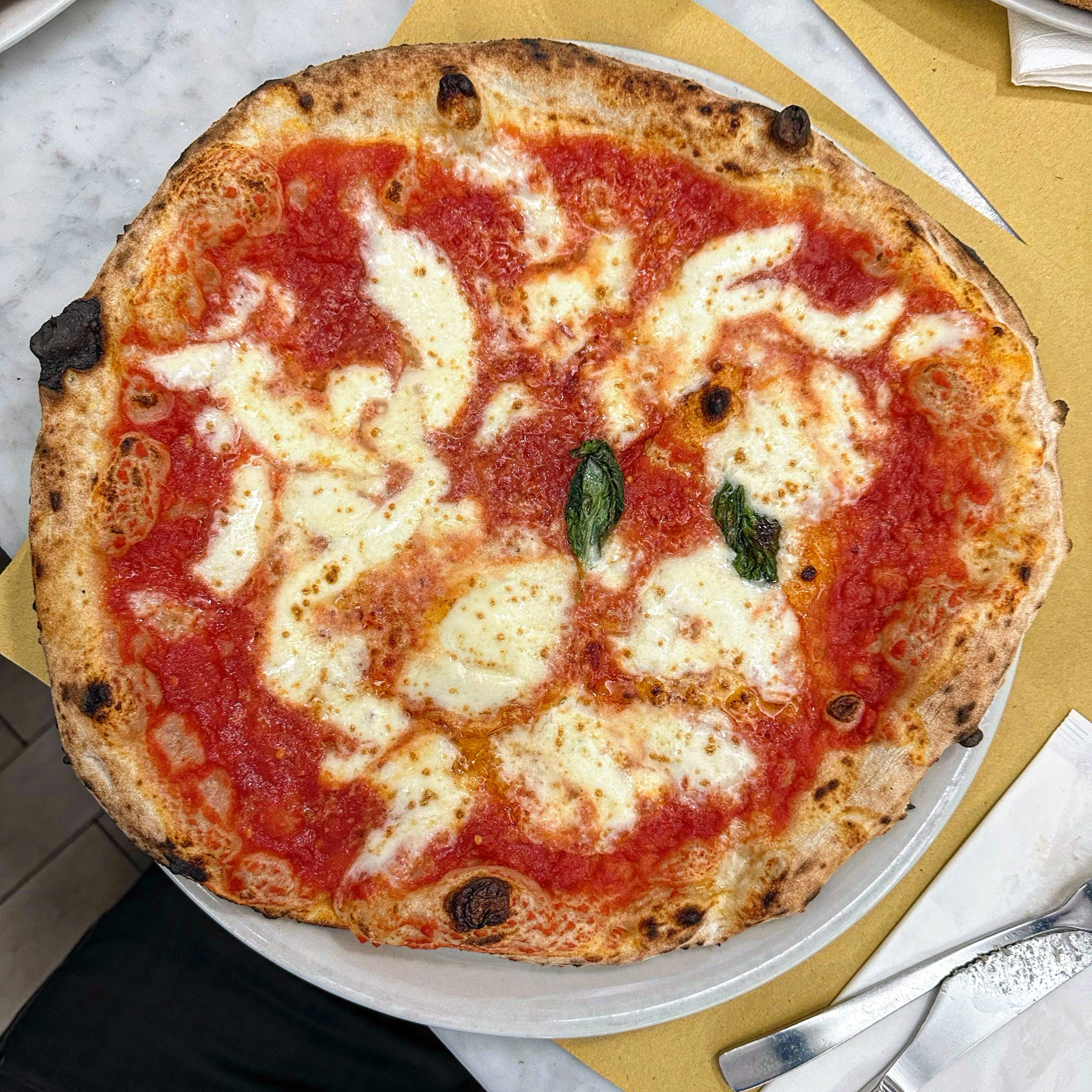 Margherita (Pizzeria Oliva, Napoli)