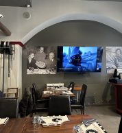Locale (Ieri, Oggi, Domani - Trattoria Pizzeria, Napoli)