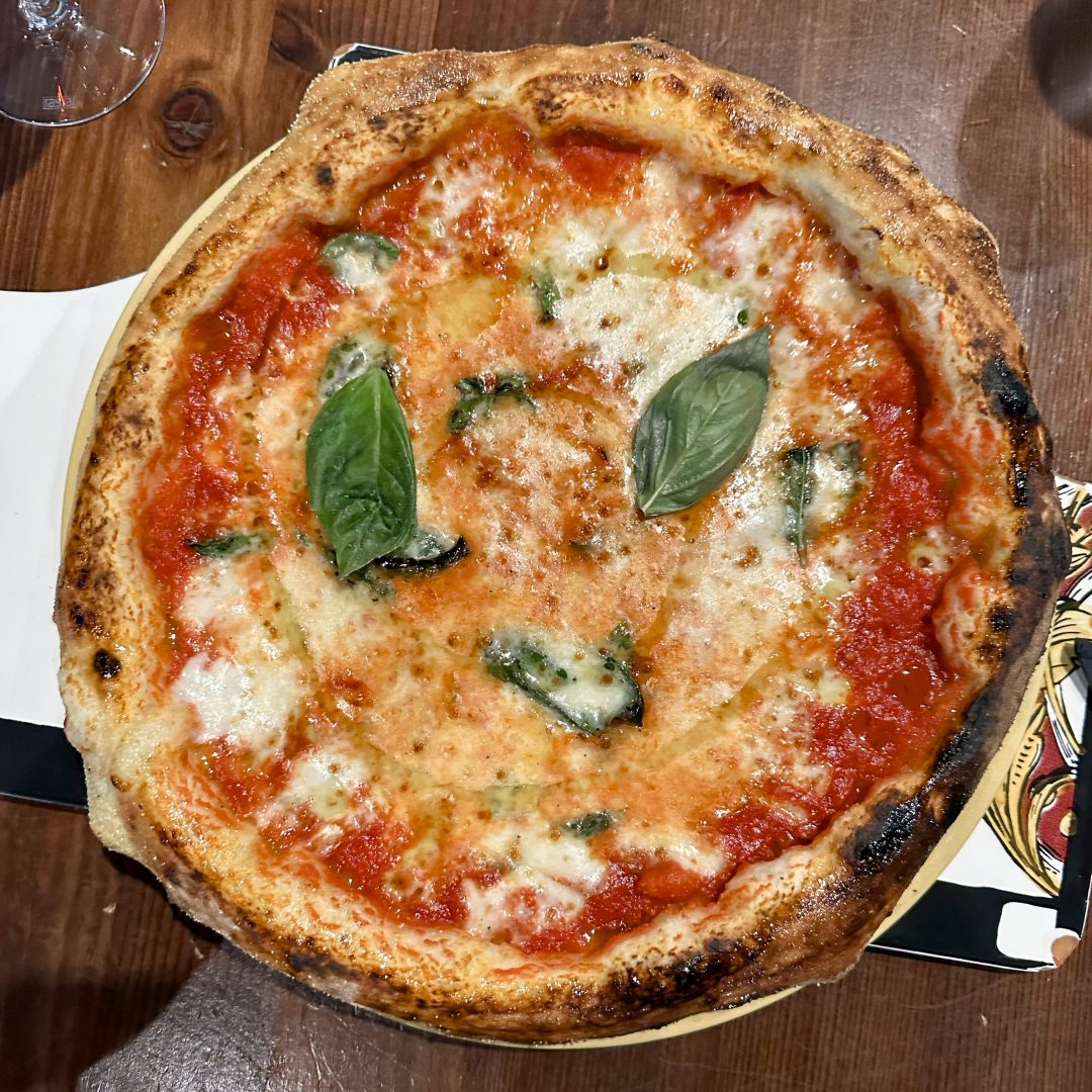 Margherita (Ieri, Oggi, Domani - Trattoria Pizzeria, Napoli)