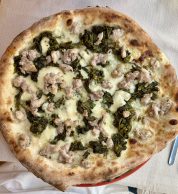 Salsiccia e Friarielli (Antica Trattoria e Pizzeria da Donato, Napoli)