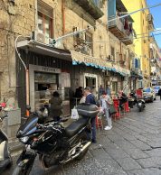 Esterno (Pizzeria Tutino dal 1935, Napoli)