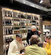 Locale (Federico Guardascione - il colmo del pizzaiolo, Napoli)