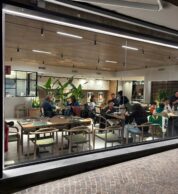 Esterno (pizzeria Raf Bonetta, Napoli)