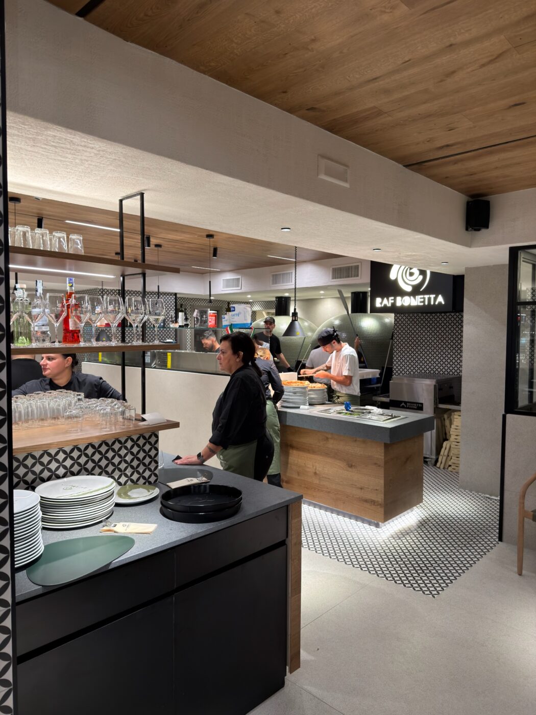 Interno (pizzeria Raf Bonetta, Napoli)