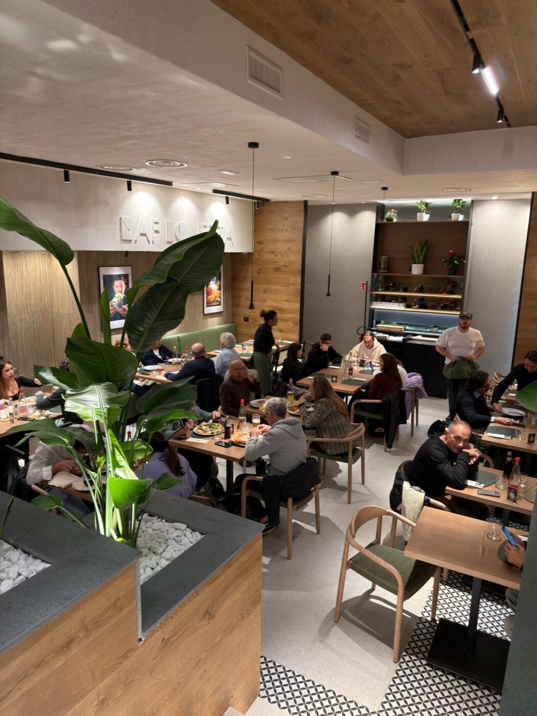 Interno (pizzeria Raf Bonetta, Napoli)