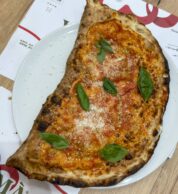 Ripieno Classico (Ué mammà Pizzeria, Acerra, Napoli)